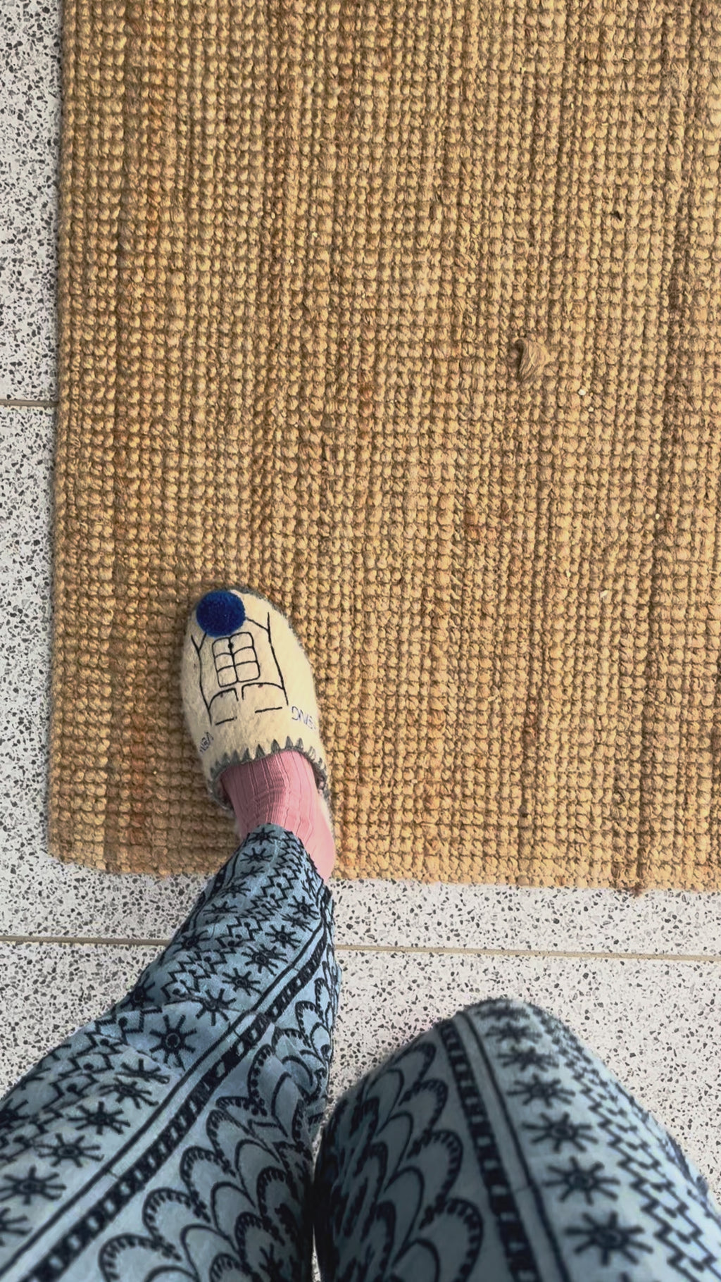 Wo-Man - Unisex Handmade Wool Slippers
